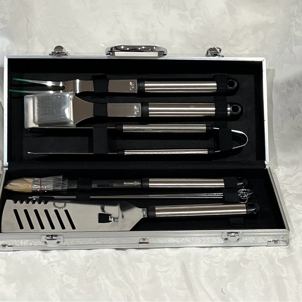 NWOT Stainless Steel BBQ Grill Tool Set in Heavy Duty Durable Carrying Case